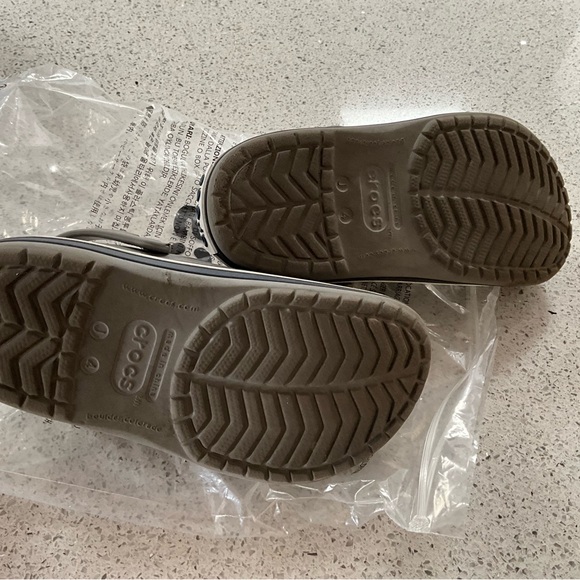 EUC Juniors Crocs (offers!) 😎 - Picture 9 of 10